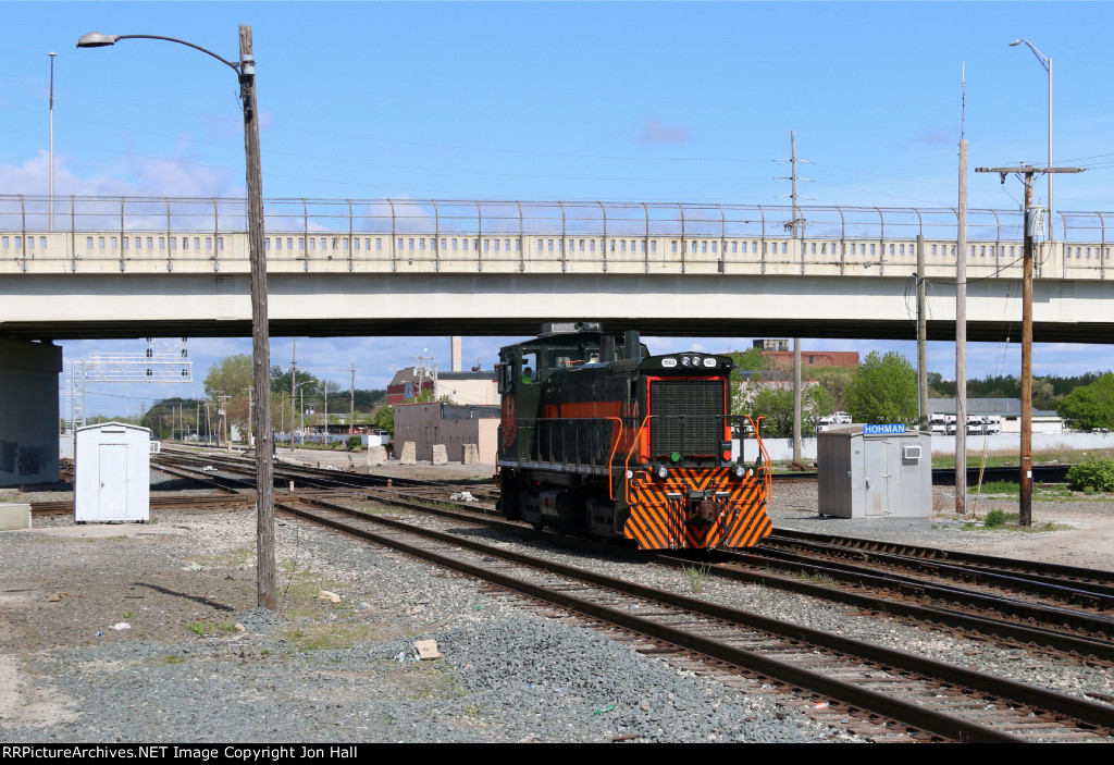 IHB 1503 heads west through Hohman interlocking